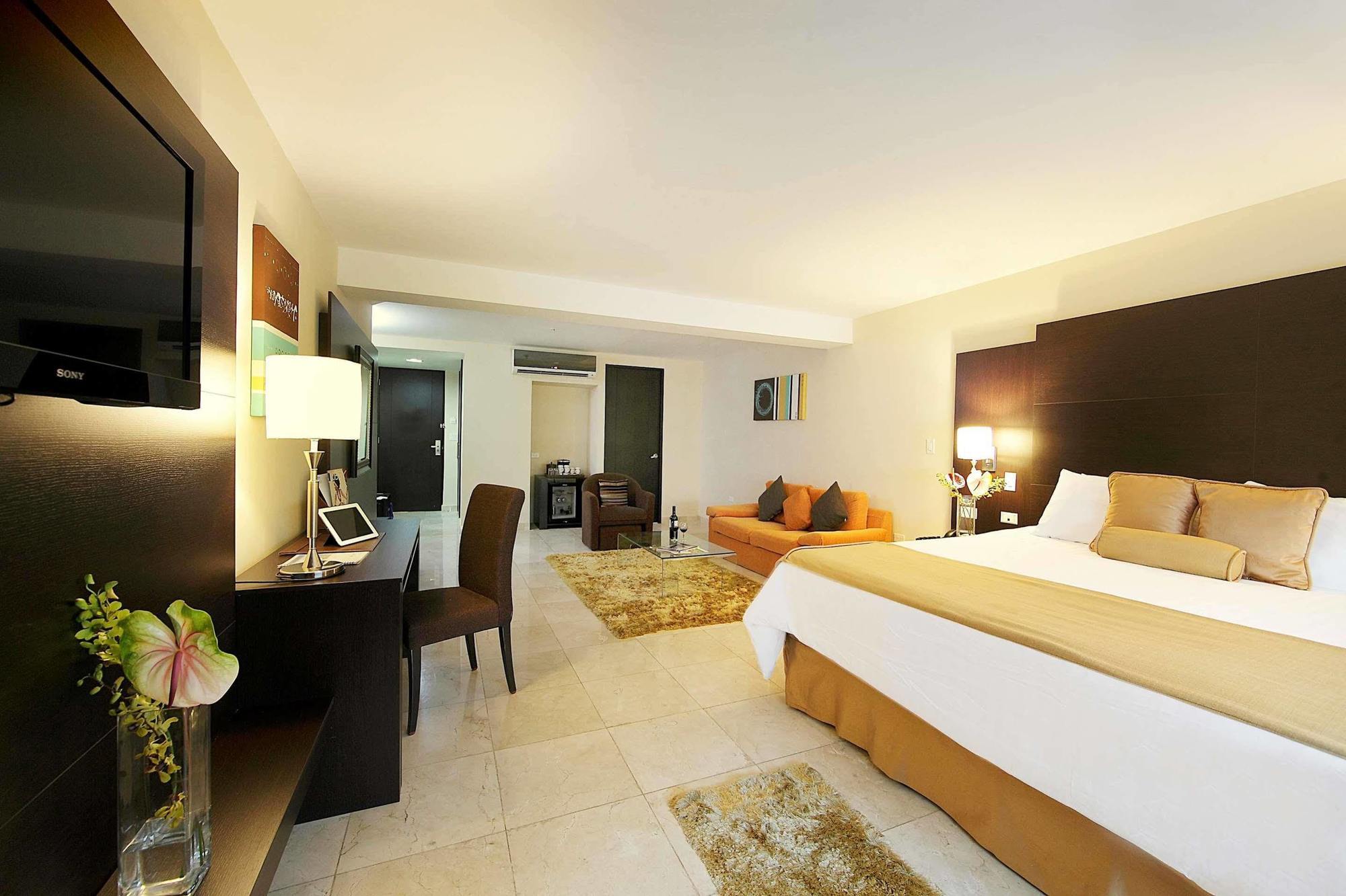 Wyndham Garden Panama Stadt Exterior foto
